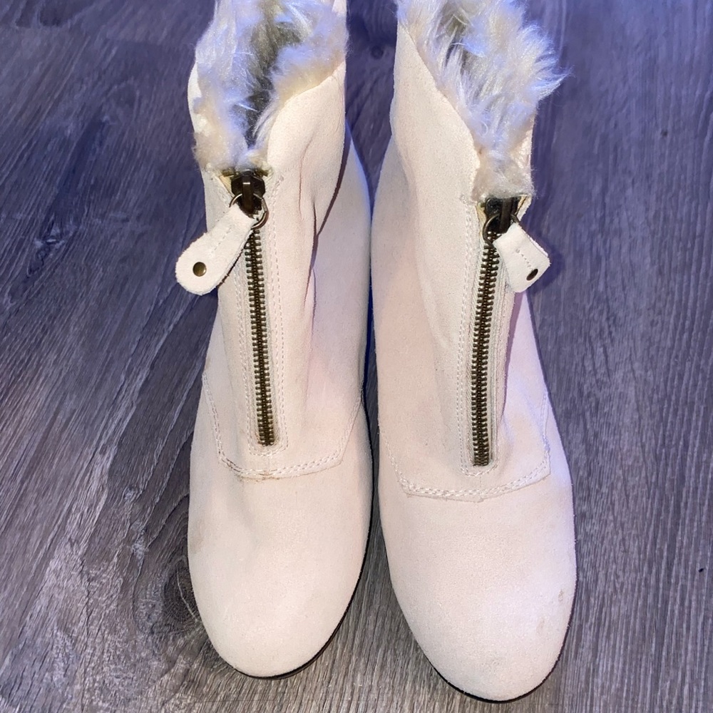 Sporto fur lined ankle boots with front zipper. New without box.  Size 8.5